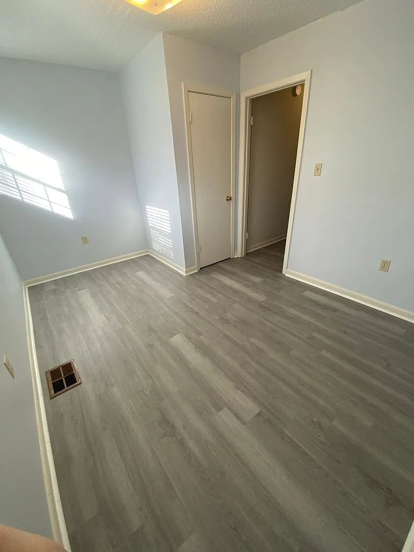 73 Madison Monroeville — Photo 3