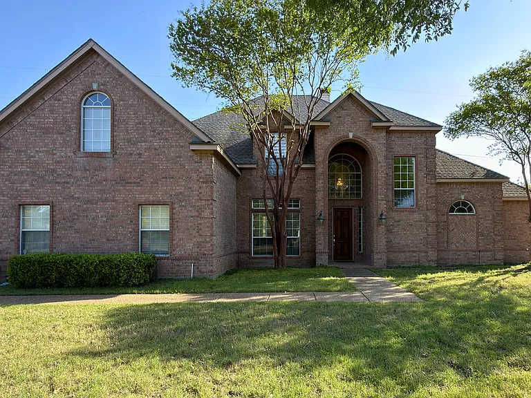 4303 Willow Ridge Dr — Photo 1