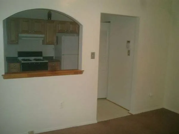 637 Pickford Pl NE photo 1