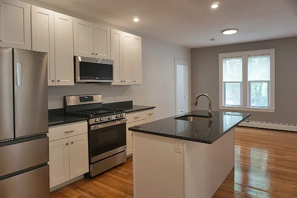 3 bed, 997 sqft, $4,400 — Photo 4