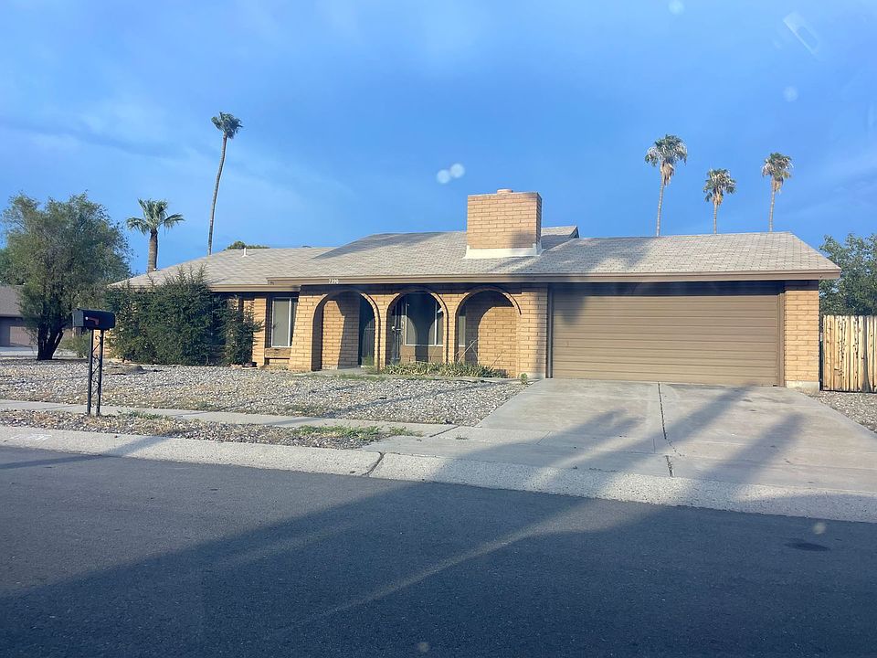 1st image of 7390 N Heathcliff Ave