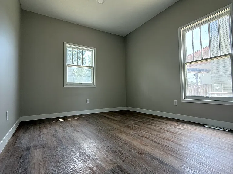 2251 Dudley St — Photo 16