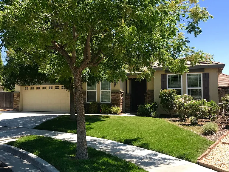 2093 Maximillian Ct — Photo 3