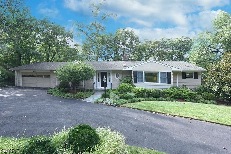 1st image of 55 Grandview Pl