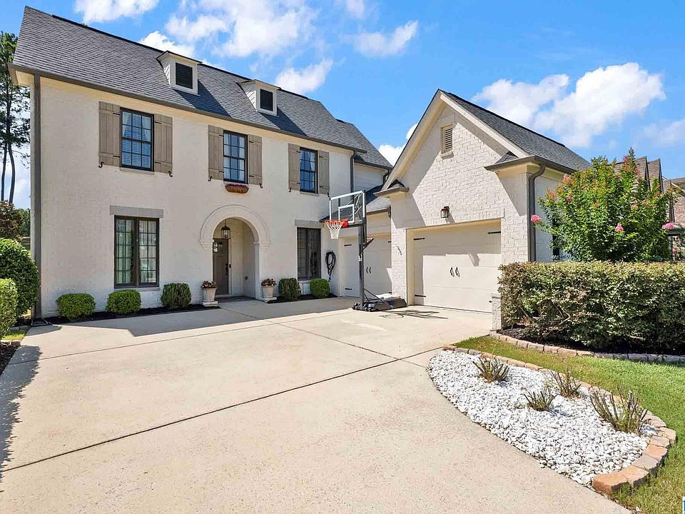 1st image of 319 Kilkerran Ln