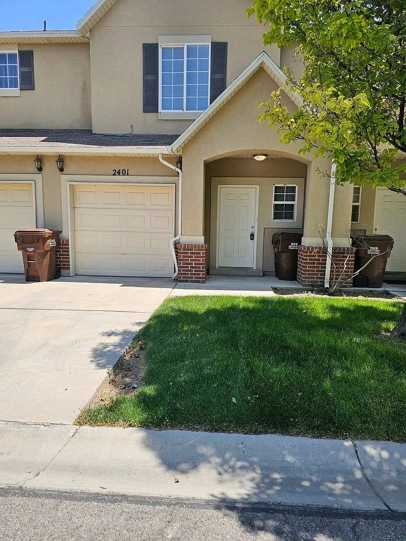 Come See This 3 Bedroom 2.5 Bathroom Town Home in West Valley City — Photo 2