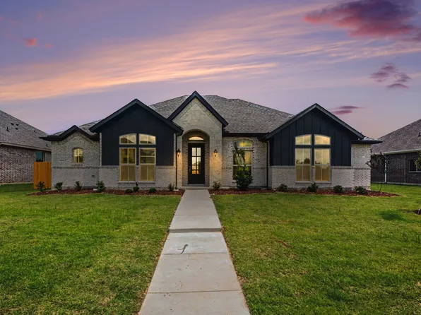 1913 Barrix Ln, Desoto, TX 75115