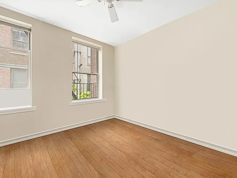233 W 16th St #2 — Photo 7