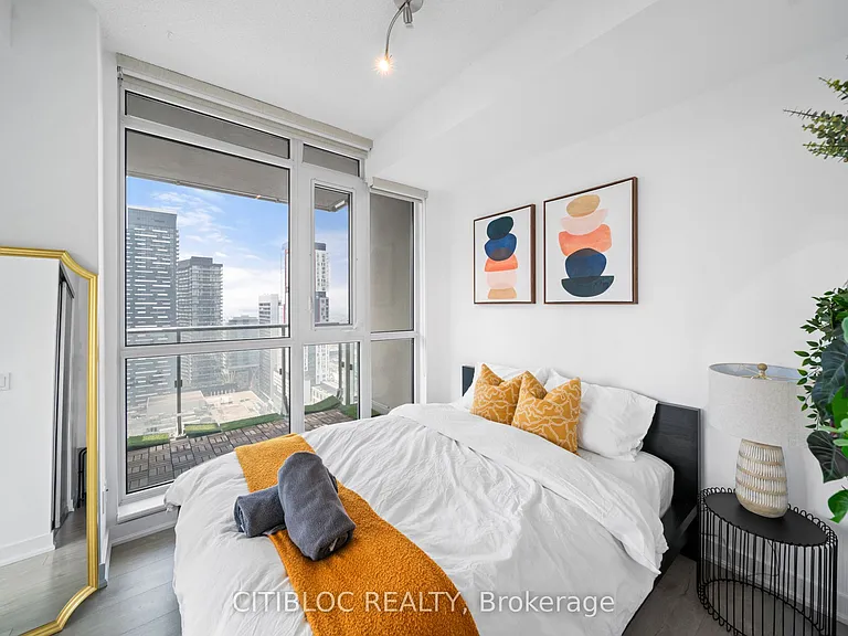 30 Nelson St #2807 — Photo 4