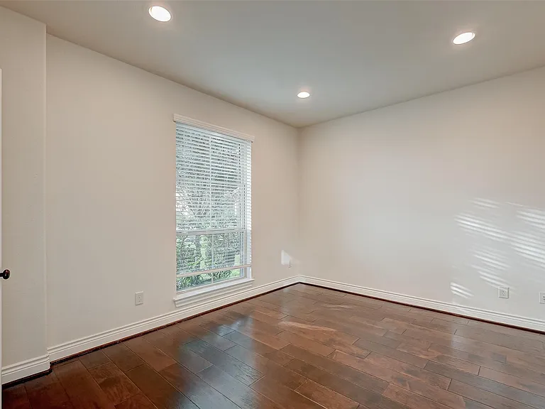 4006 Misty Waters Ln — Photo 6