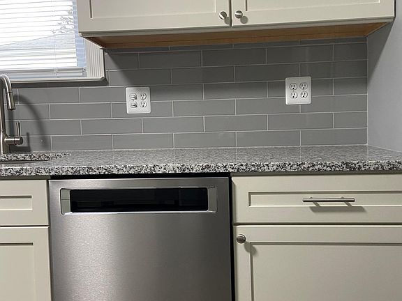 5th image of 135 Midland Blvd
