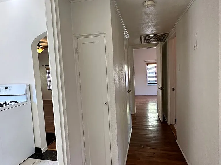 1115 S Maple Ave — Photo 11