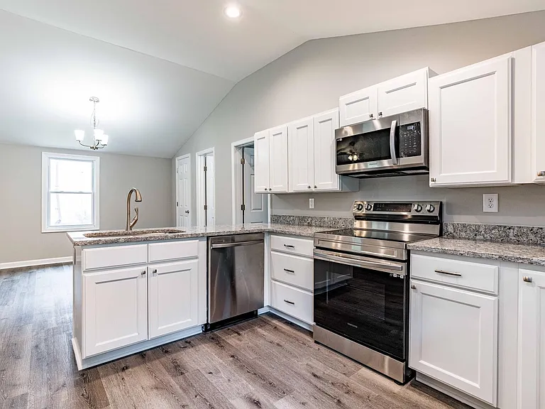 410 Longfellow St — Photo 15