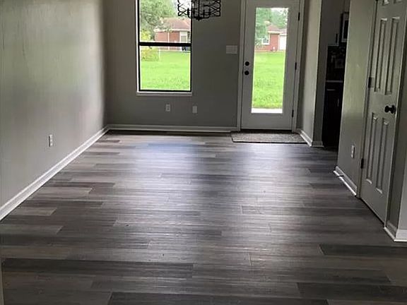 5th image of 3713 Burr Ln