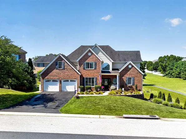 61 Meadow Glen Dr, Staunton, VA 24401