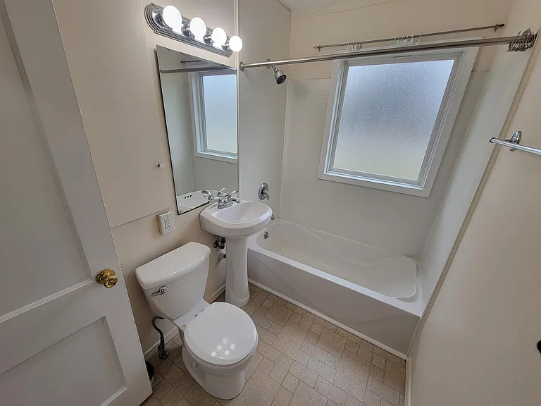 1207 W Springfield Ave — Photo 8