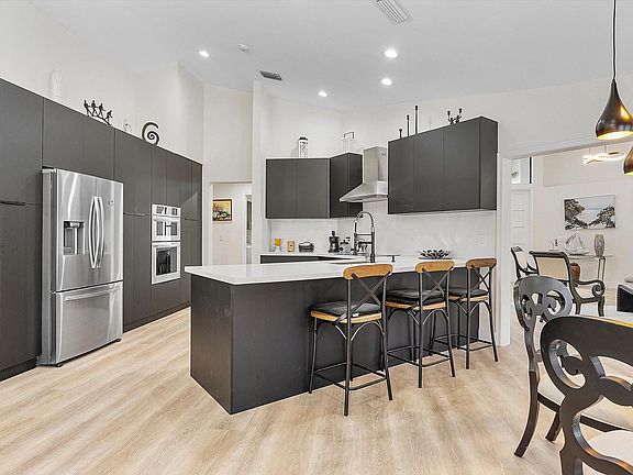 3rd image of 1041 Woodfall Court