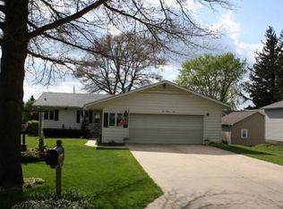 634 Christopher Cir, Jesup, IA 50648