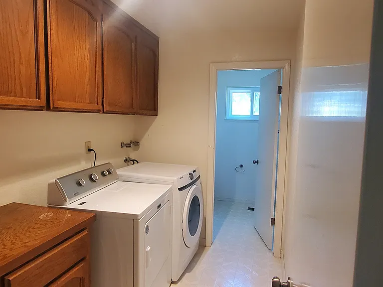 7067 Morecambe Dr — Photo 6