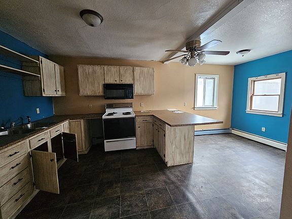 3rd image of 512 E Barry St