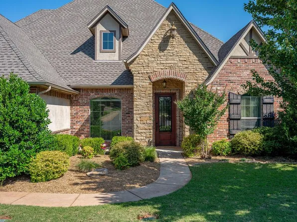 1425 Pembroke Dr, Edmond, OK 73003