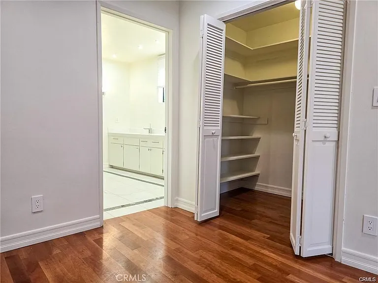 1310 Roxbury Dr #302 — Photo 9