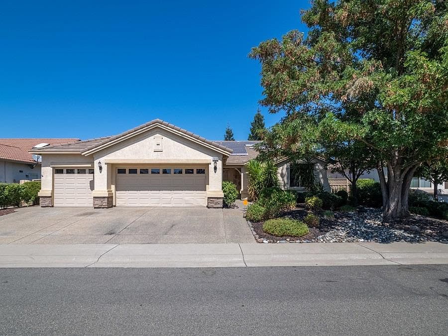 2nd image of 1444 Rose Bouquet Dr