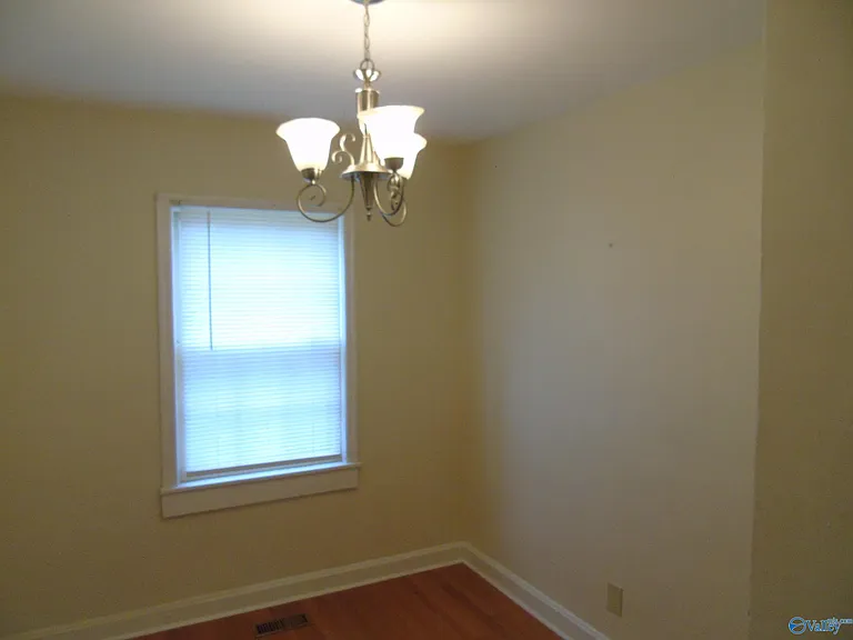 305 Thornton Ave SW — Photo 9