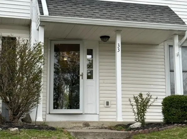33 Old Meadow Ct, Livonia, NY 14487