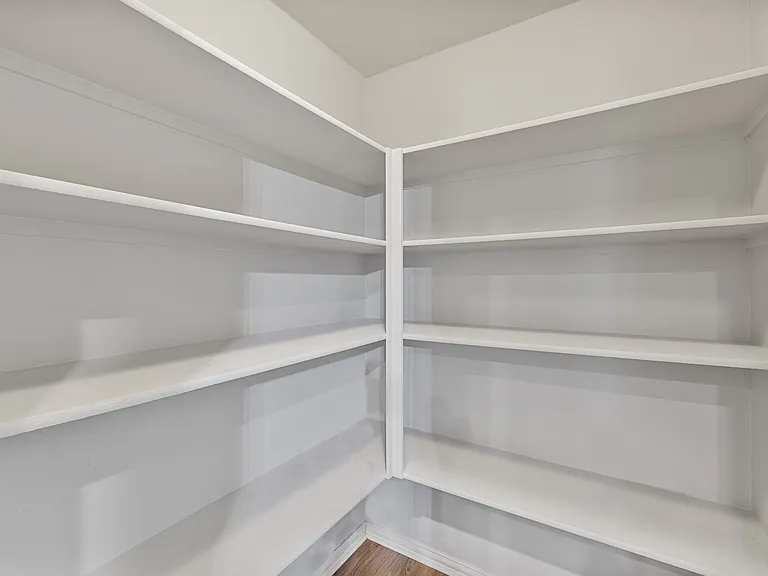 300 Kelvington Dr — Photo 12