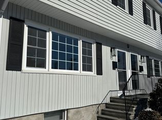 44 Hillside Ave, New Canaan, CT 06840