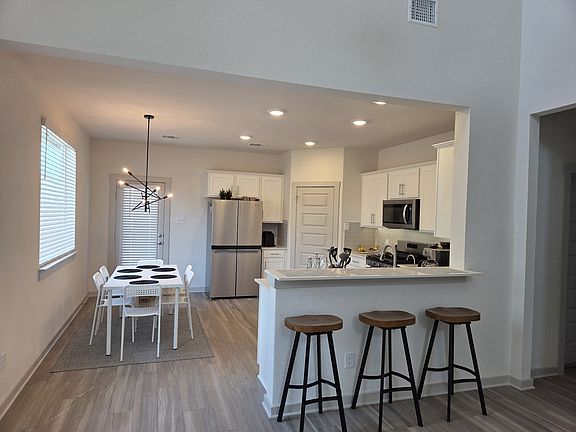 4th image of 141 Scarborough Way