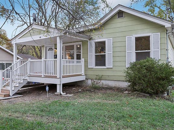 2nd image of 9216 Leenora Ave