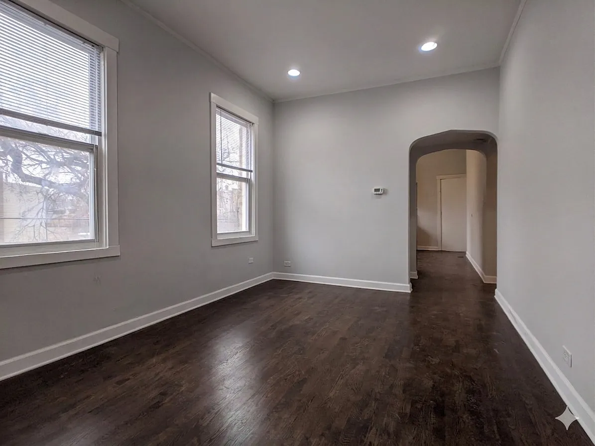 Building Photo - 2257 W Hirsch St #2E