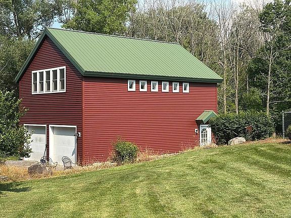 New England Style 24'x32'