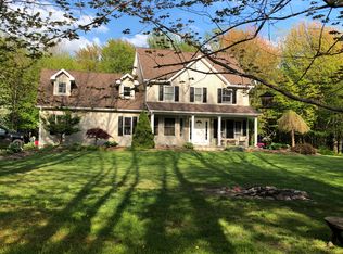 6485 Cole Rd, Orchard Park, NY 14127