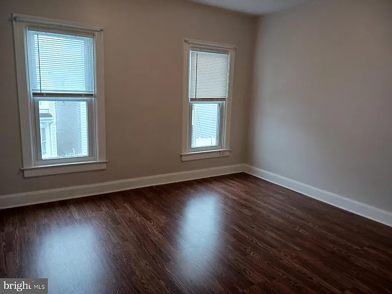 443 N Mulberry St — Photo 9