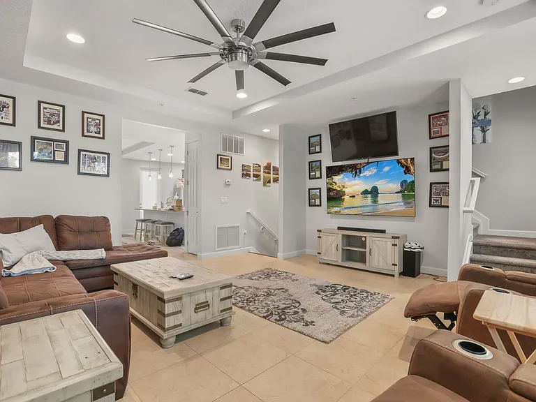 661 Hangnest Ln — Photo 6