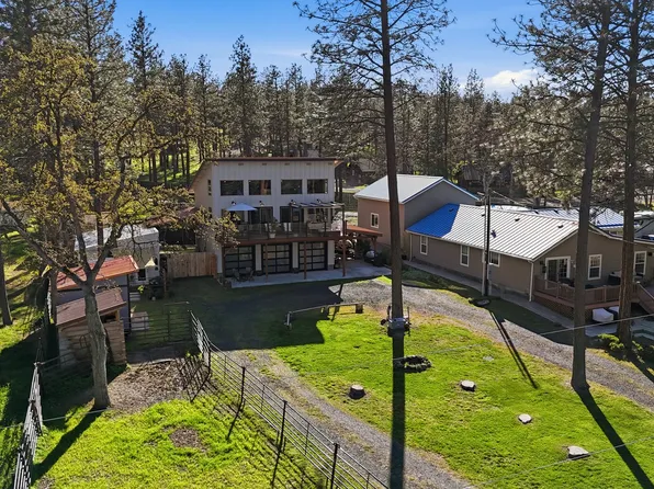 206 S Lakewood Rd, Tygh Valley, OR 97063