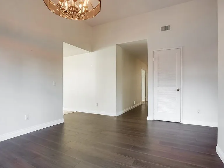 18397 Camberwell Ln — Photo 10