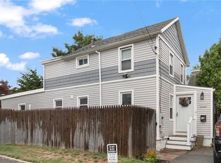 26 Pearl St, Newport, RI 02840