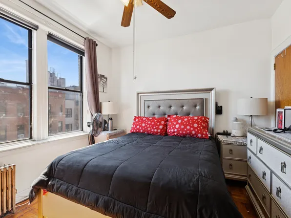 1551 Park Place image 4 of 7