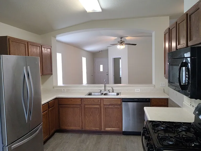 382 Lake Washington Dr — Photo 9
