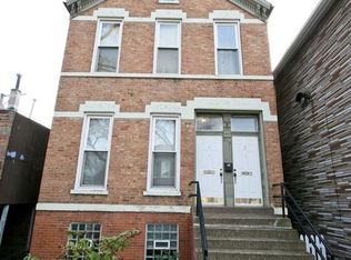 819 W 34th St APT 1, Chicago, IL 60608