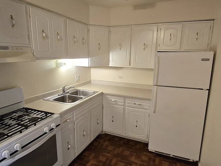 830 Westmoreland Dr #2B — Photo 4