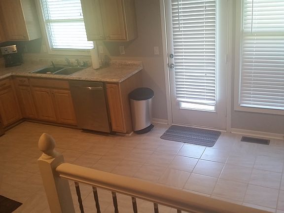 4th image of 13118 Washington Ct