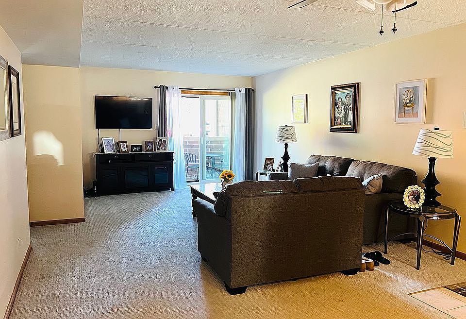7945 W 90th St APT 1B, Hickory Hills, IL 60457 | Zillow