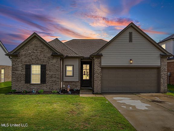 3rd image of 9073 Lakeside Cir S