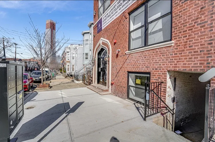 32 Magnolia Ave #302 — Photo 32