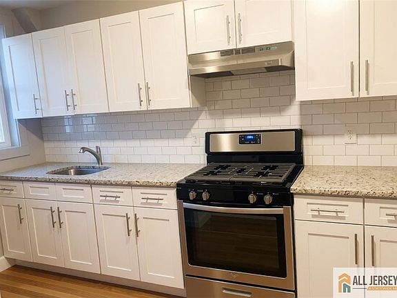 3rd image of 141 Wilson Ave #0